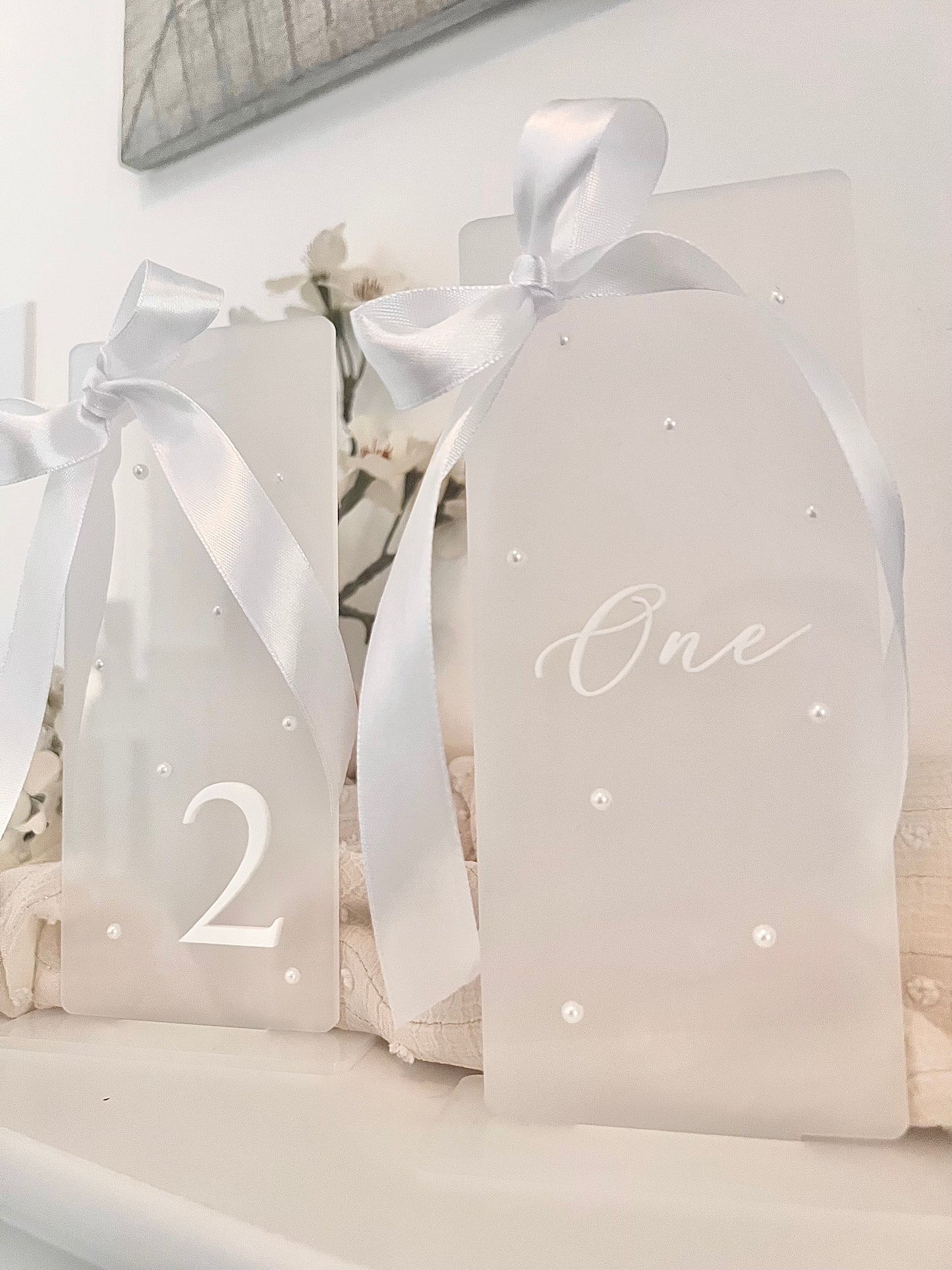 Glossy & Pearl Bow Table Numbers