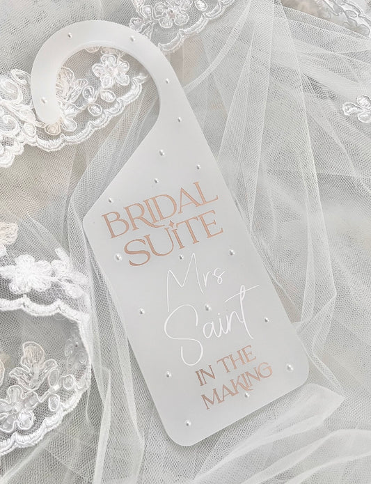 Glossy & Pearl Bridal Suite