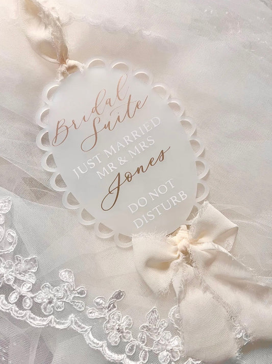 Scalloped Bridal Suite