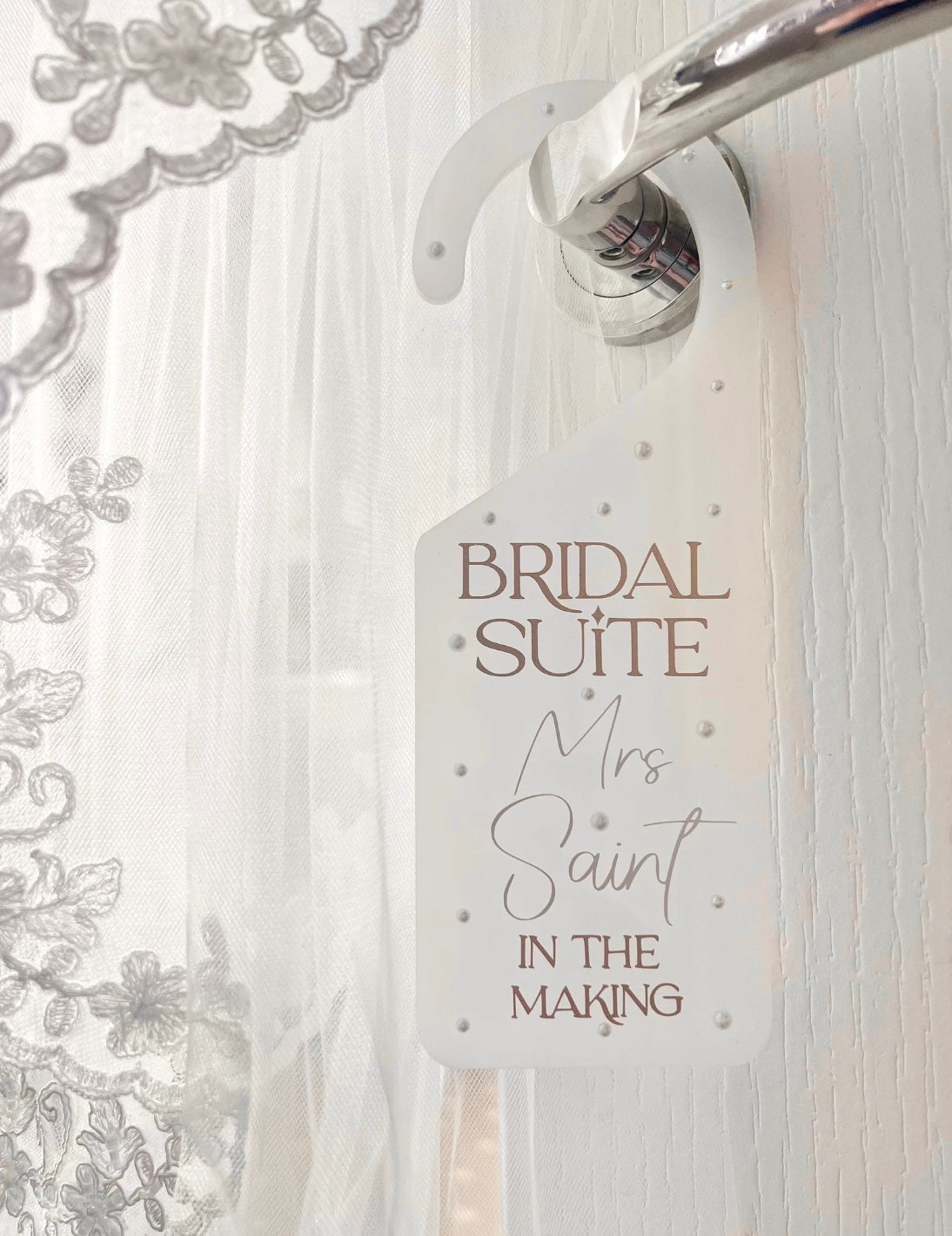 Glossy & Pearl Bridal Suite