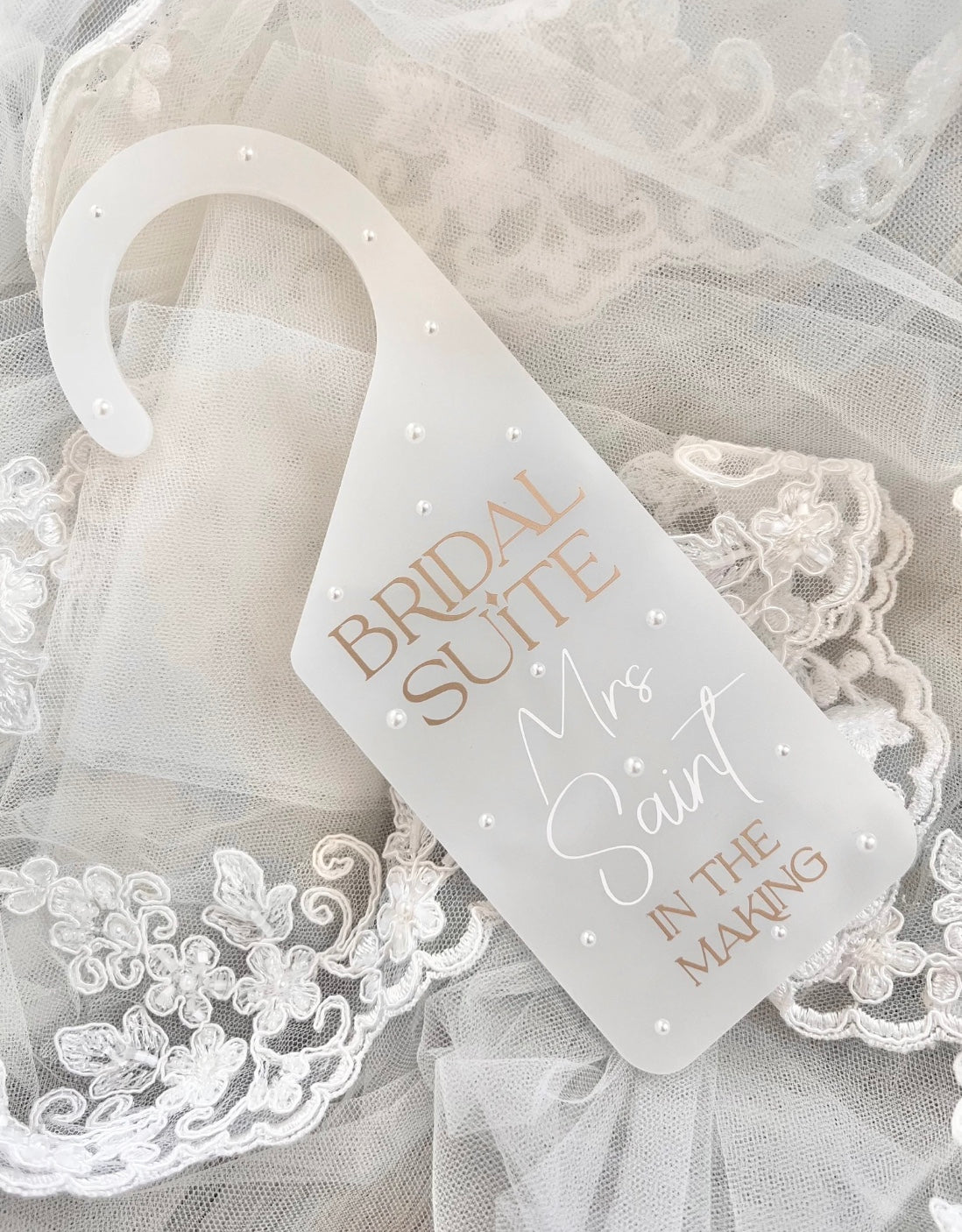 Glossy & Pearl Bridal Suite
